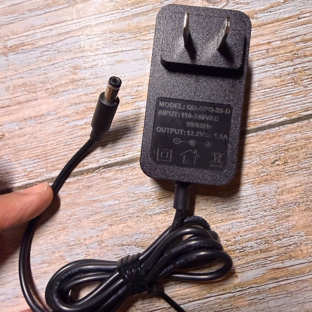 Black AC/DC Power Adapter for Media Streamers